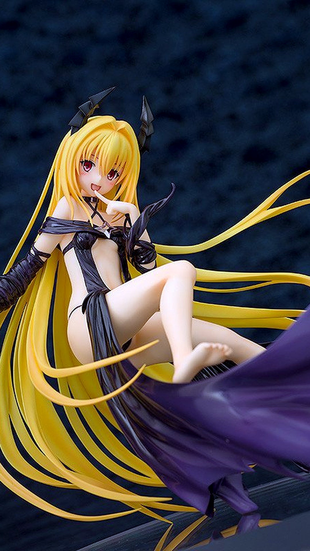 To Love-Ru Darkness Figure Series cover - Mega Claw