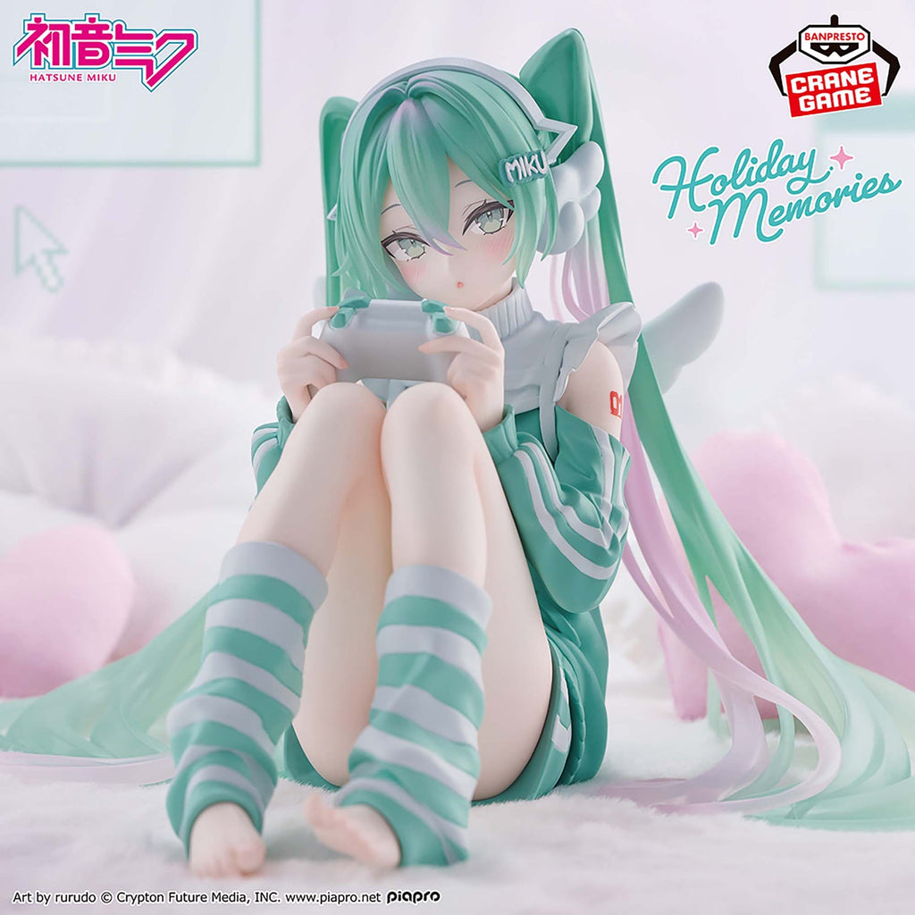 Hatsune Miku Holiday Memories Game Figure - collectible figure product view 1