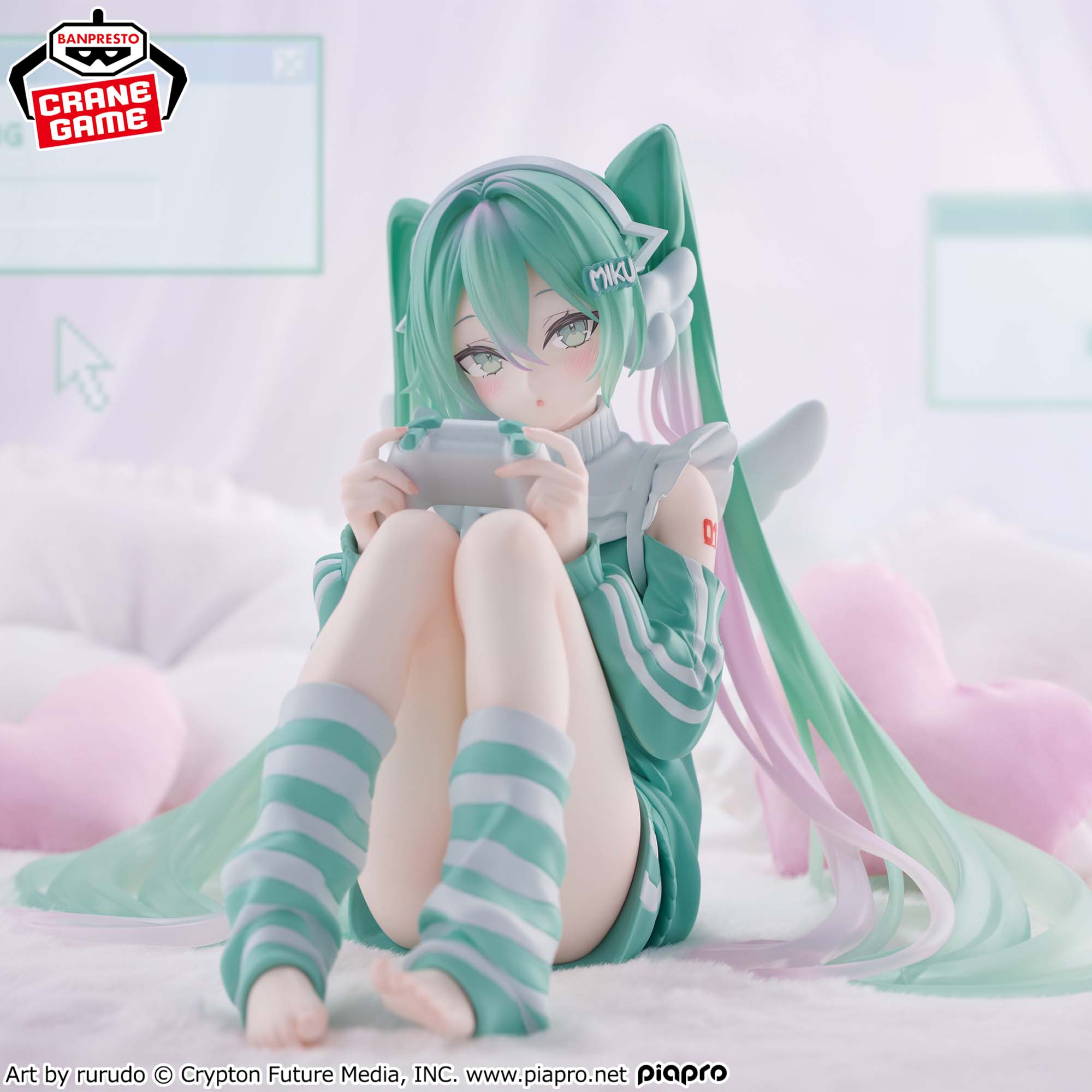 Hatsune Miku Holiday Memories Game Figure - collectible figure product view 2